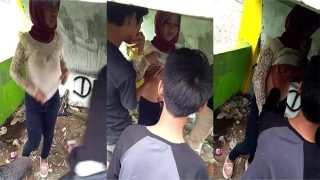 Hijab Girl & Boys Group Enjoy Erotik Video – Boobjob